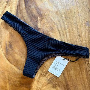 NWT Acacia Ho'okipa Bottom in Dual Ribbed Coal Small